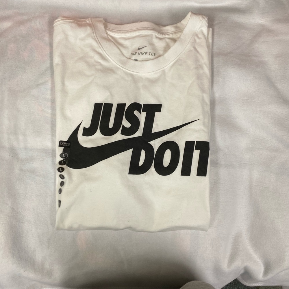 Nike shirt - Picture 2 of 5